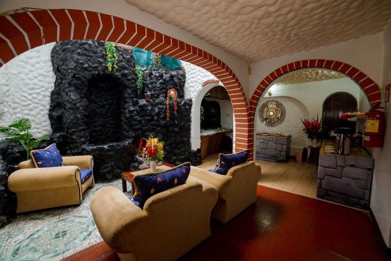 Carlos V Hotel Cusco Bagian luar foto