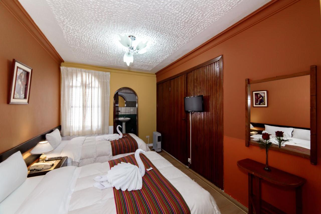 Carlos V Hotel Cusco Bagian luar foto
